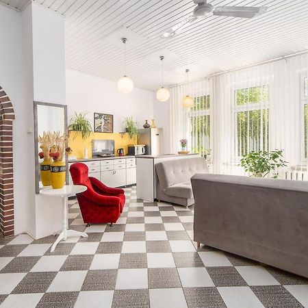 Pod Roza Wiatrow Apartment Kolobrzeg Exterior photo